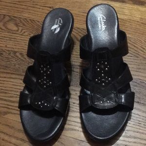 Size 11 Leather Clarks bendables